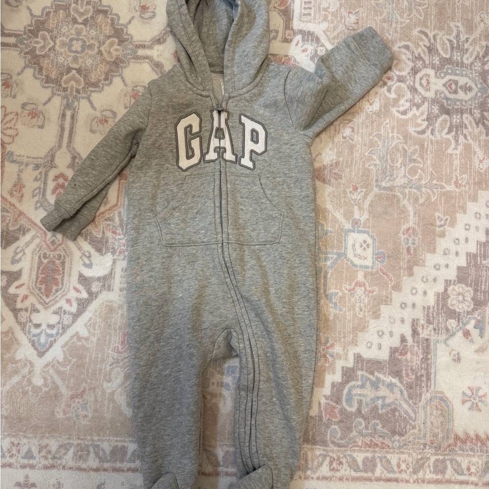 Bundle sweatsuits